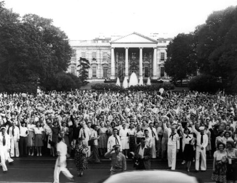 Crowds Celebrate V-J Day