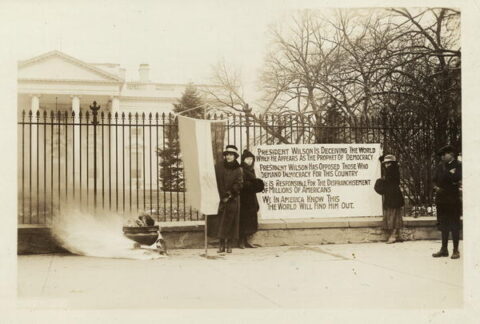 Protest at the People's House - Photo 2